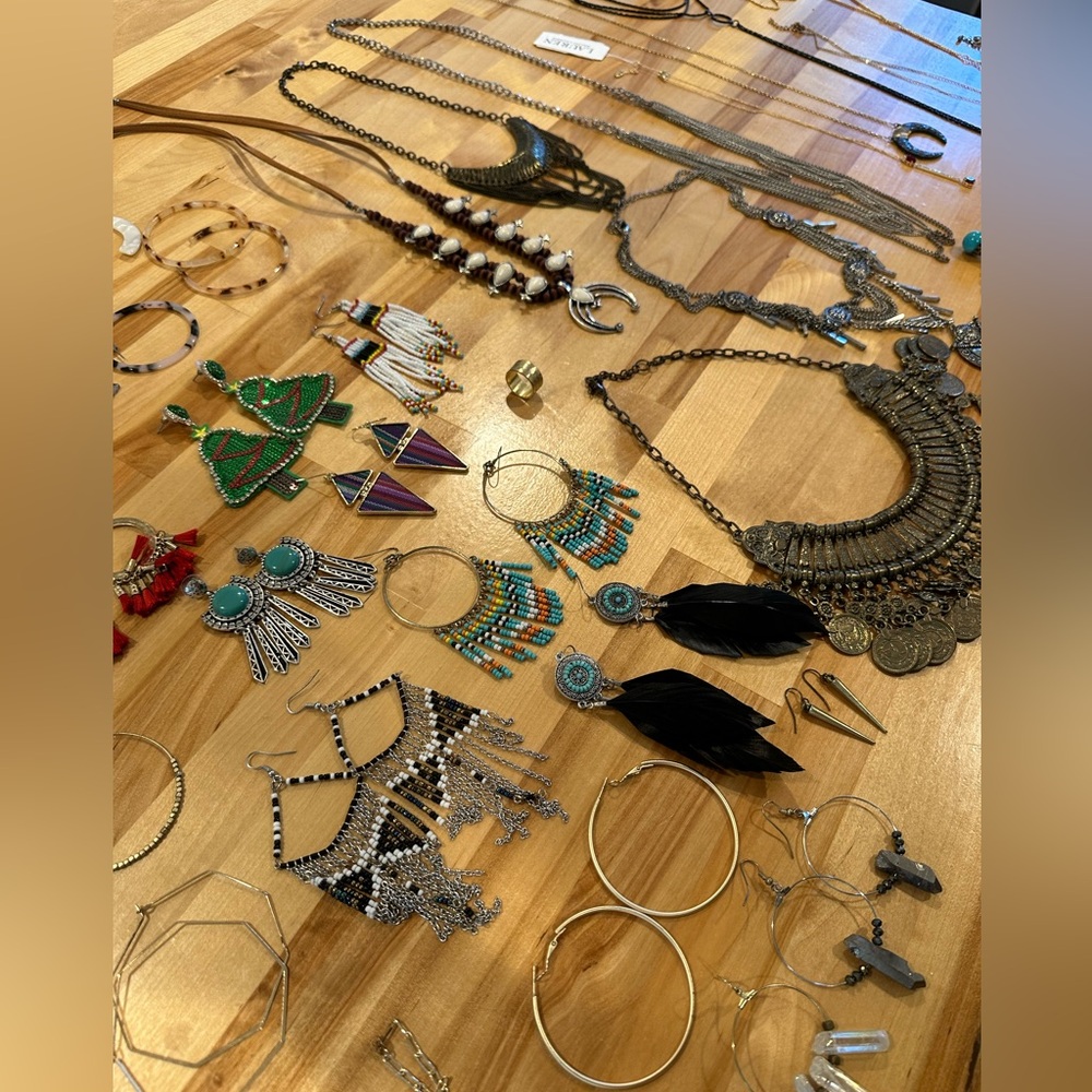 Huge jewelry lot